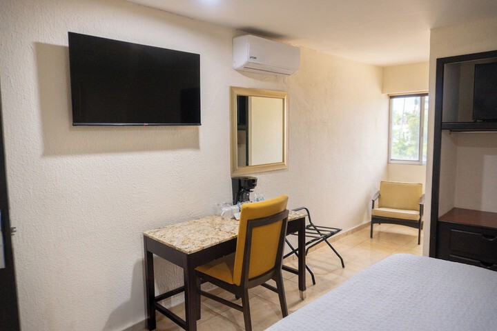 Room 35 of 106