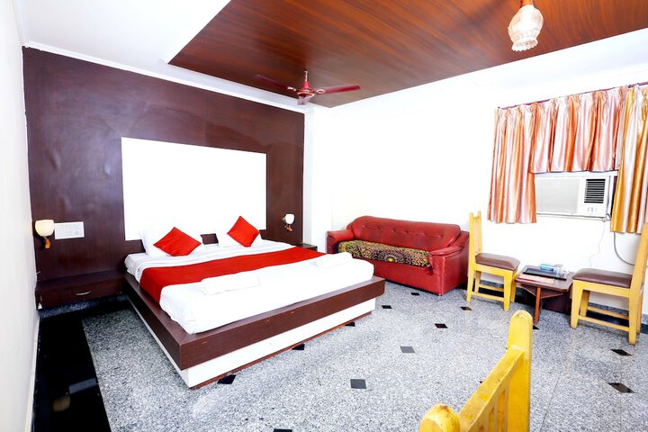 Room 9 of 23