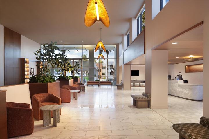 Entrance & Lobby