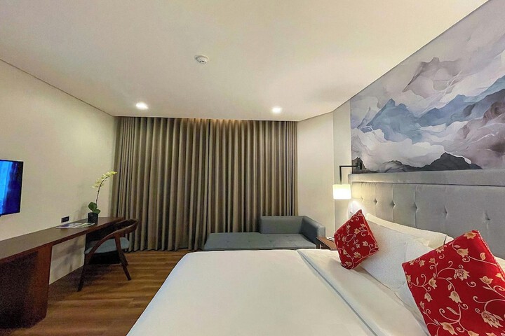 Room 33 of 130