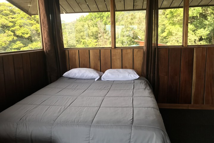 Room 2 of 28