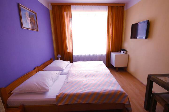 Room 2 of 45