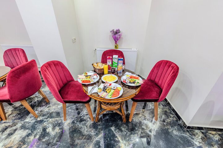 Dining 66 of 71