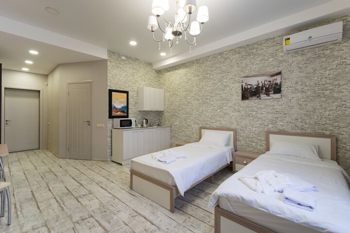 Room 9 of 101