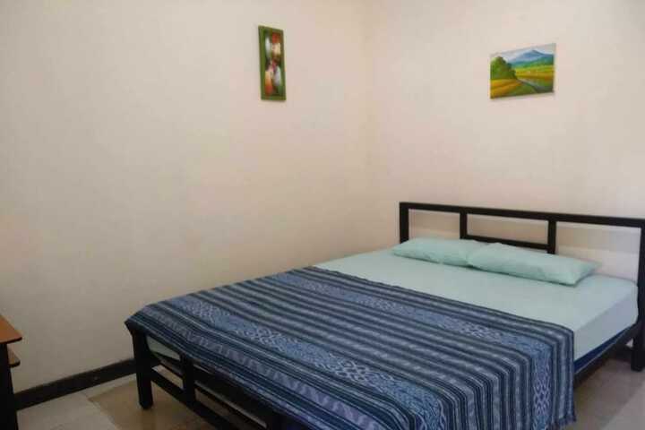 Room 4 of 10
