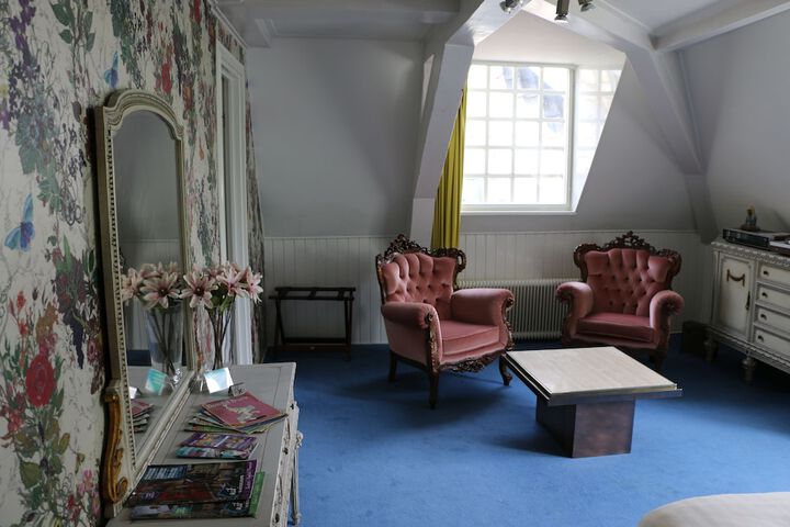 Room 2 of 21
