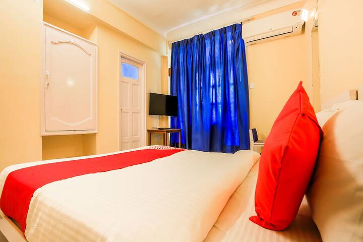Room 18 of 28