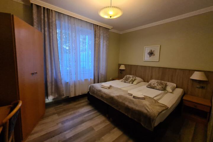 Room 7 of 44