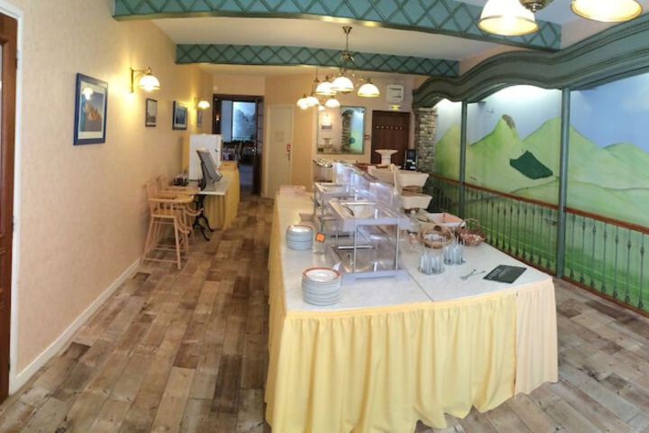 Dining 55 of 62