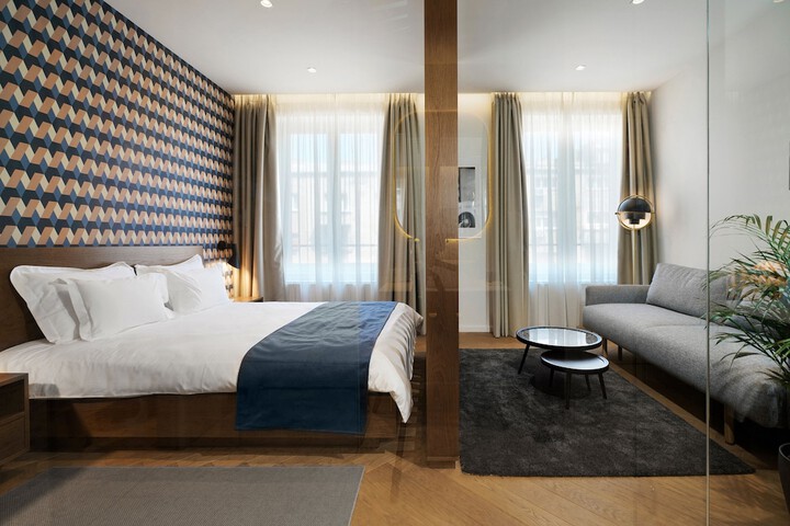 Room 26 of 45
