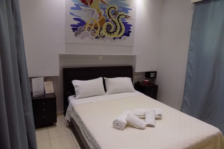 Room 9 of 66