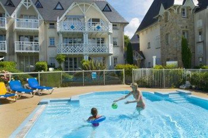 Pool Hotel