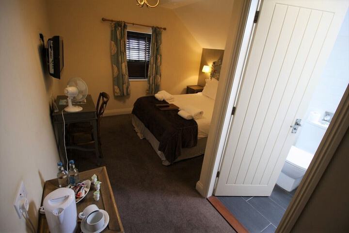 Room 6 of 62