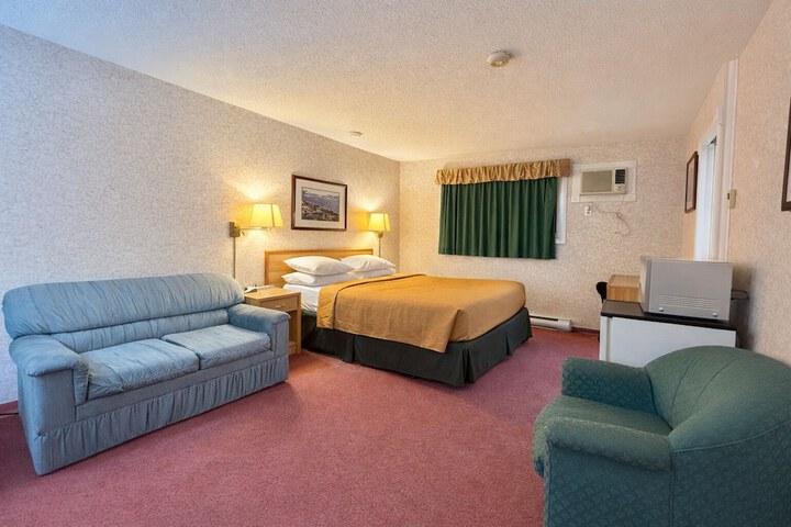Room 11 of 28