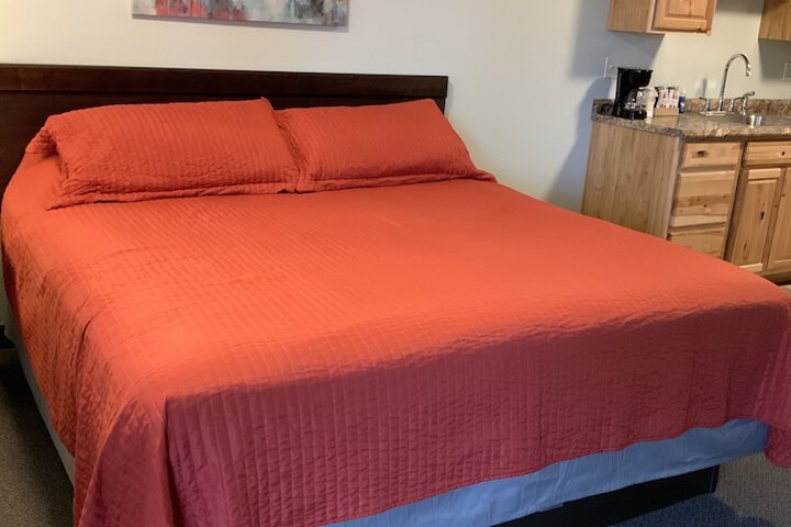 Room 102 of 259