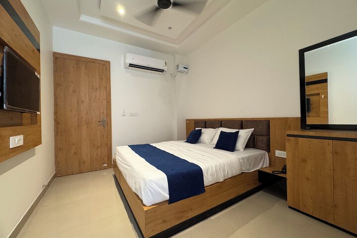 Room 21 of 35