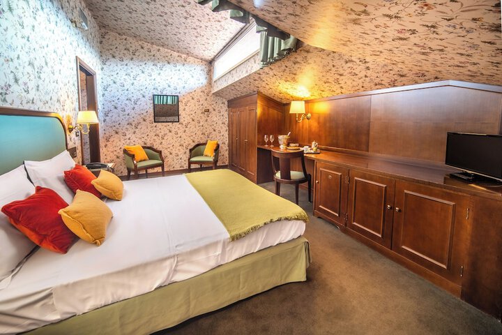 Room 16 of 29