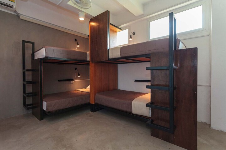 Room 10 of 50