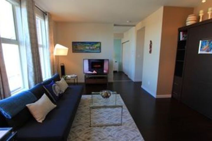 Room 10 of 11