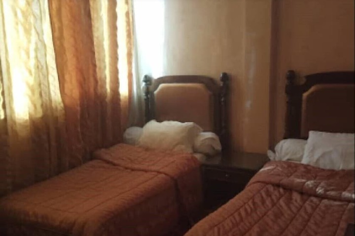 Room 6 of 18
