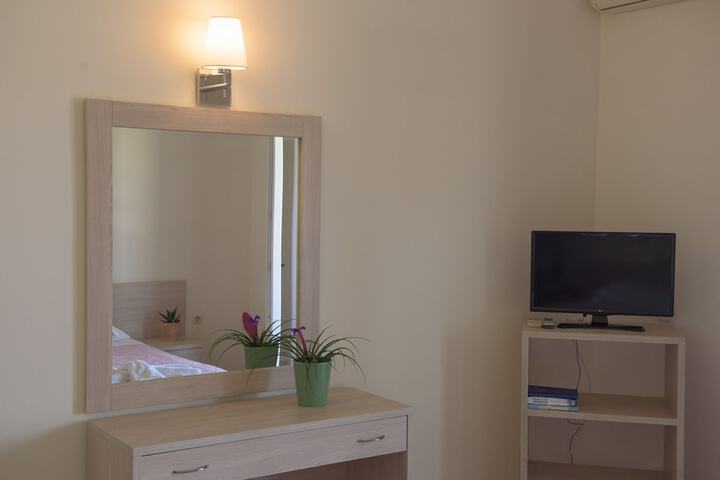 Room 18 of 27