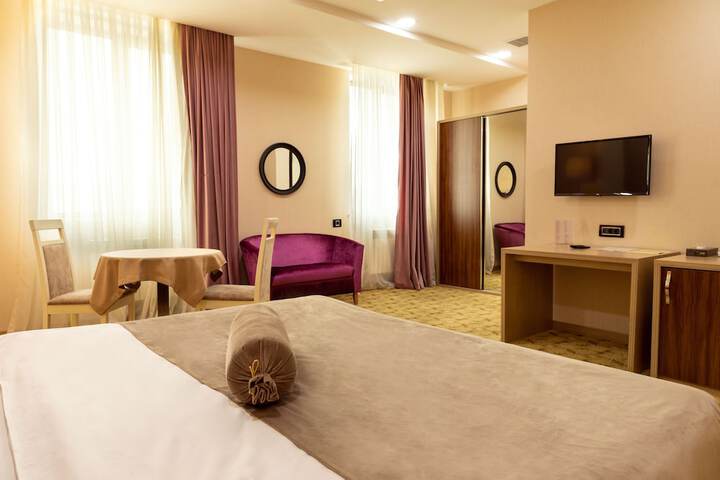 Room 10 of 41