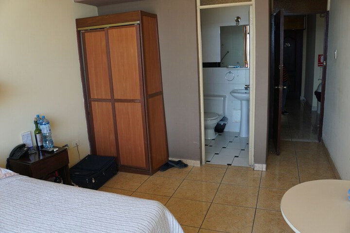 Room 13 of 40
