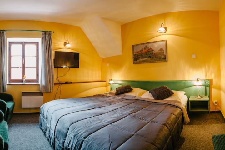 Room 5 of 46