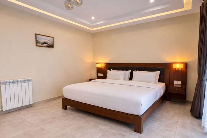 Room 47 of 80