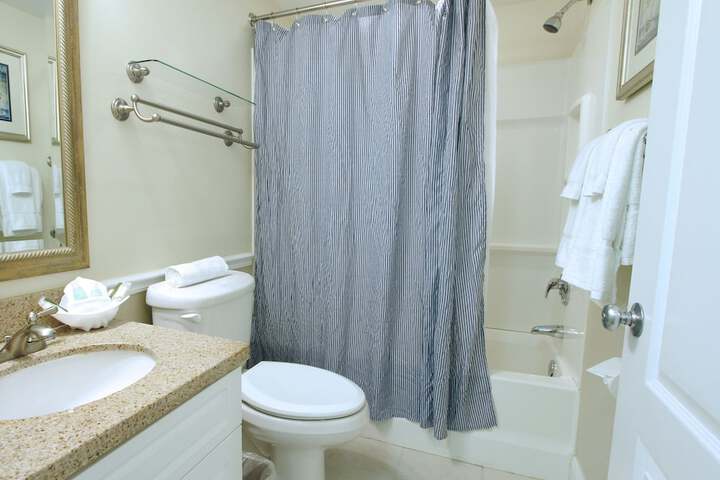 Room 16 of 32