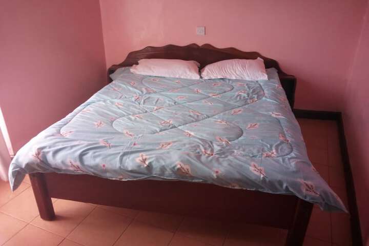 Room 6 of 25