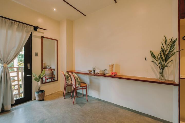 Room 5 of 16