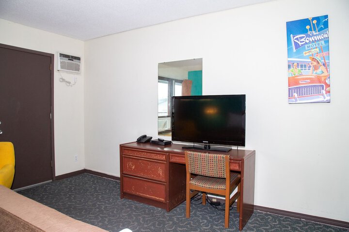 Room 12 of 39
