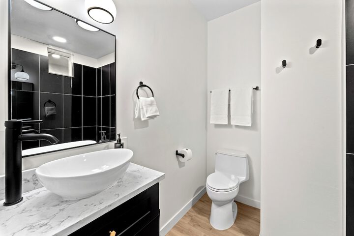 Room 5 of 33