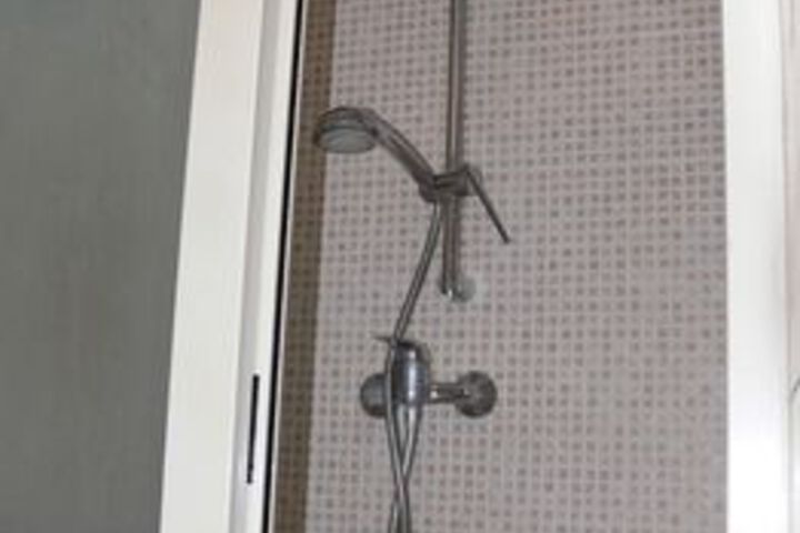 Room 7 of 18
