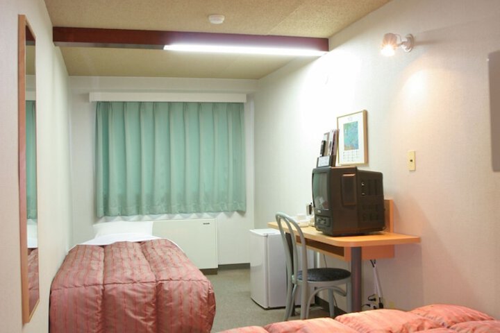 Room 9 of 40