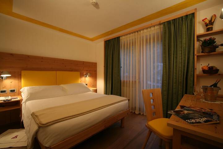 Room 10 of 105