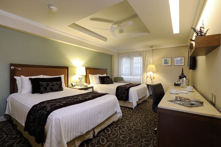 Room 5 of 44