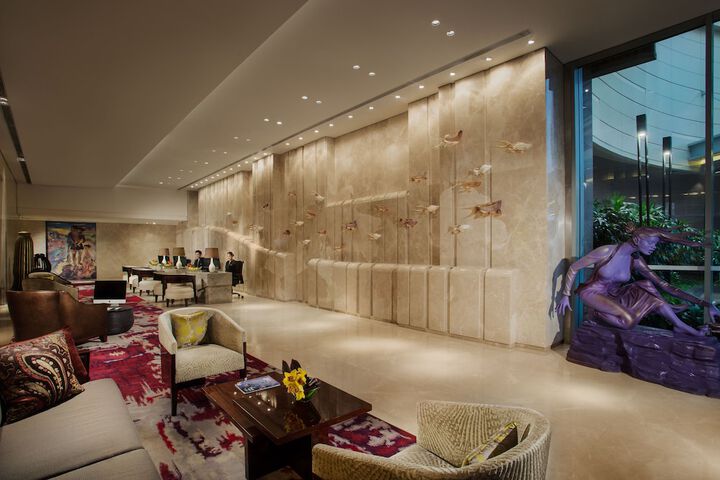 Entrance & Lobby