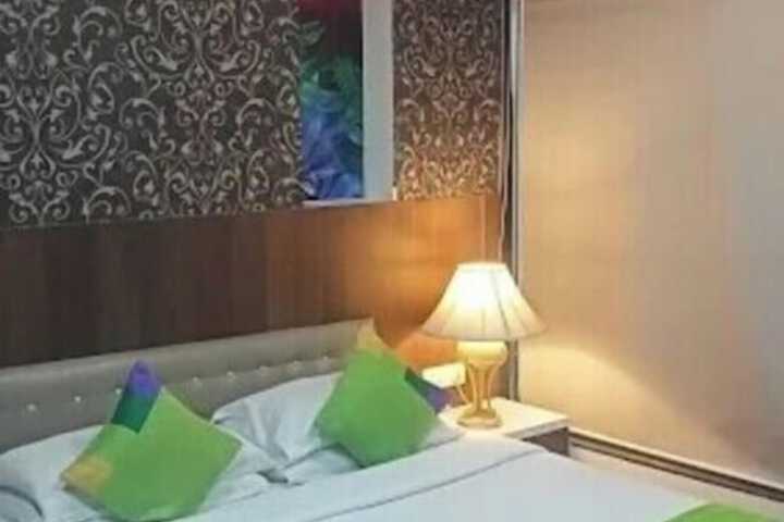 Room 14 of 23