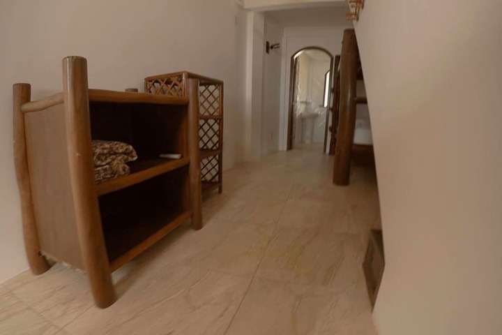 Room 9 of 36