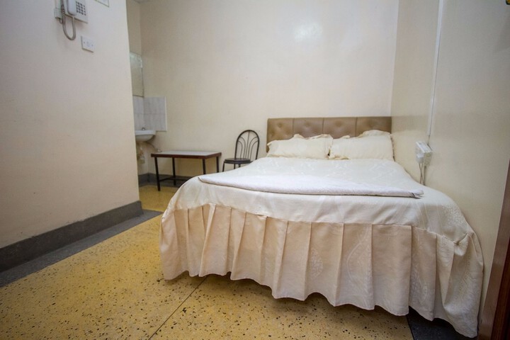 Seldom Hotel