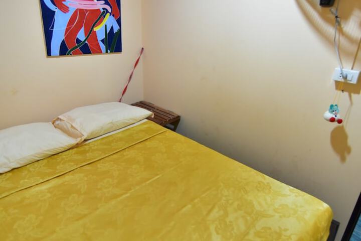 Room 9 of 15
