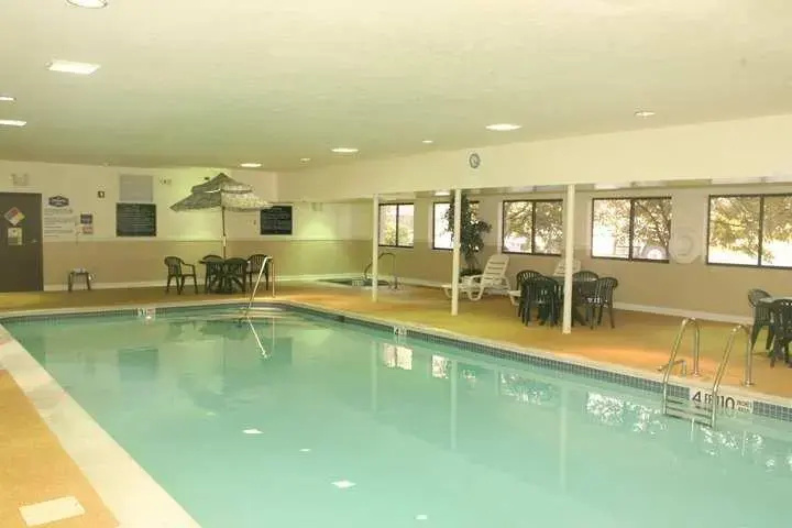 Pool 6 of 9