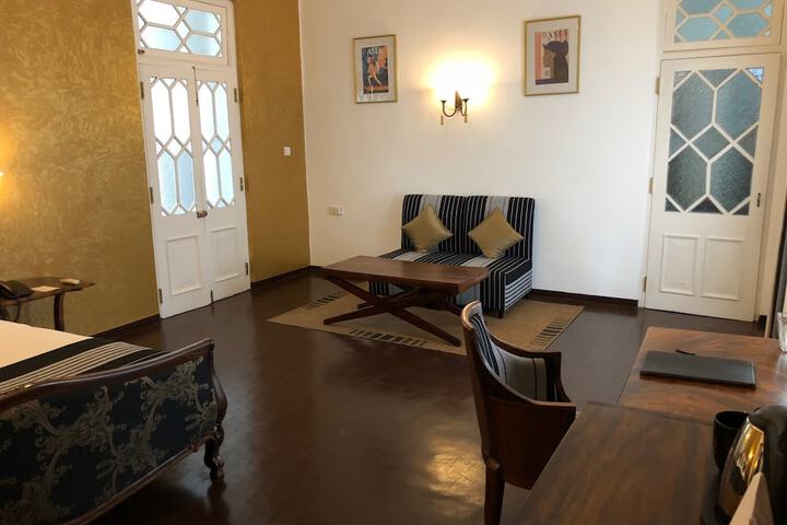 Room 12 of 41