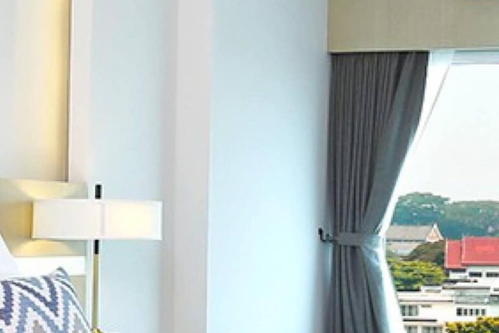 Room 16 of 38