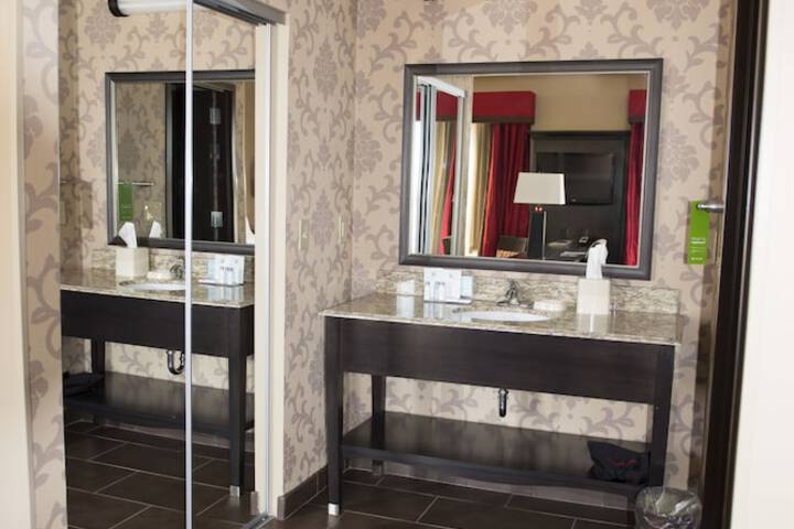 Bathroom sink