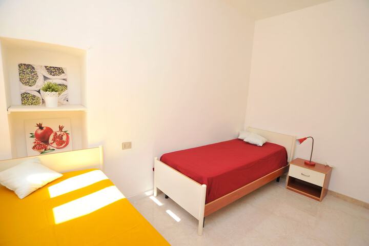 Room 13 of 63