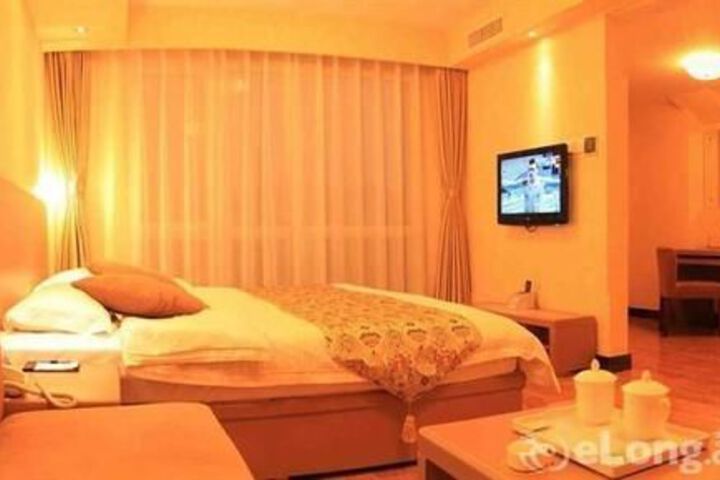 Room 2 of 114