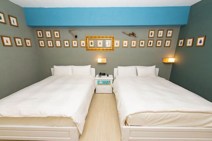 Room 11 of 32